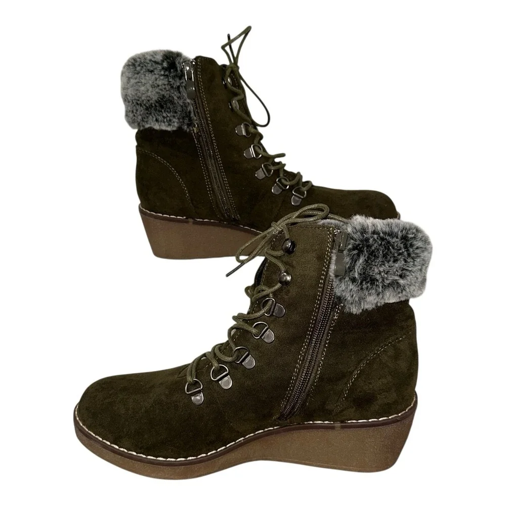 Boutique By Corkys Fox Bay Ankle Boots Womens 9 Green Faux Suede Wedge‎ Heel